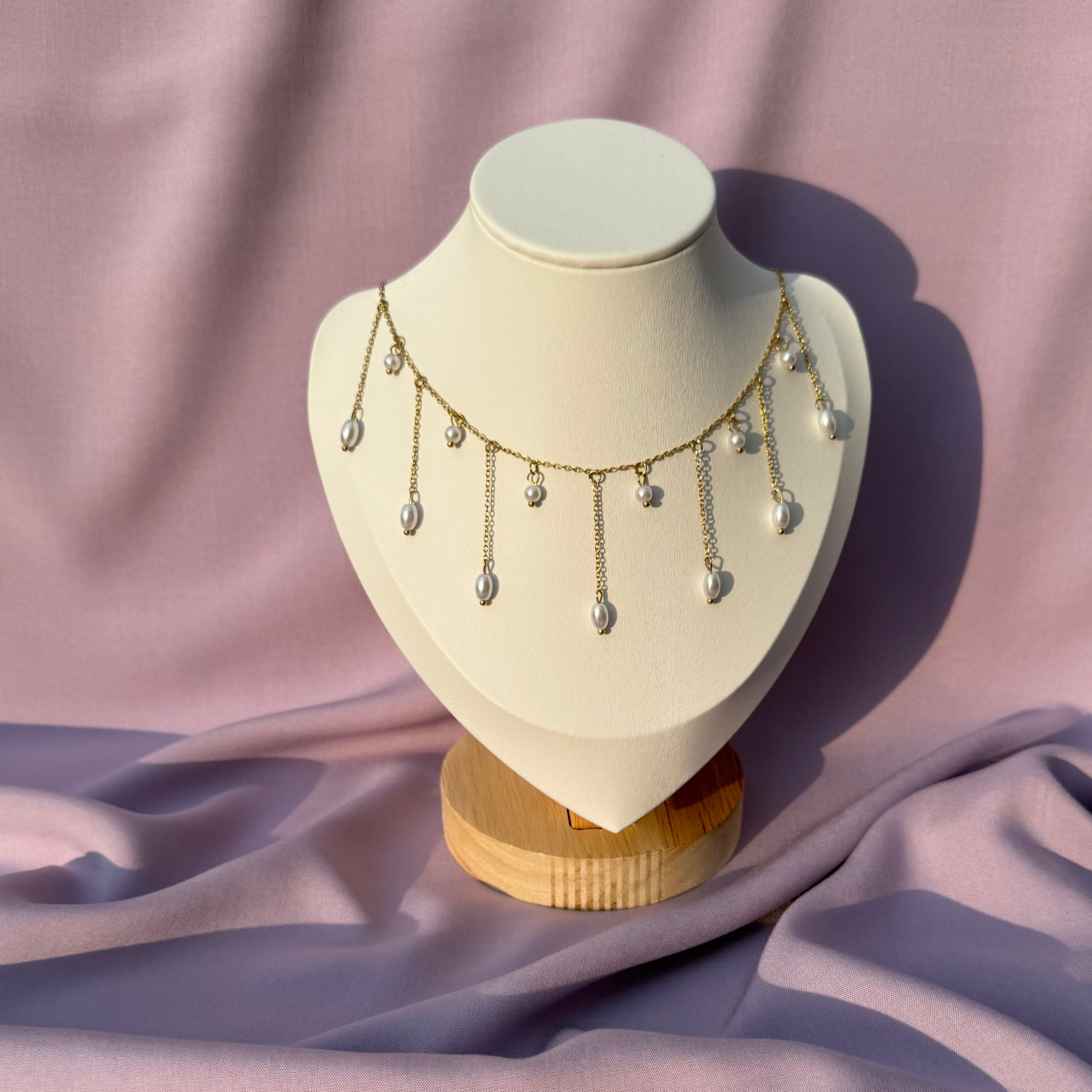Collier Lora